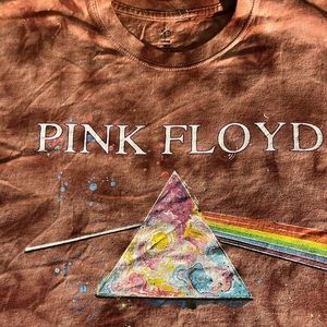 Cropped Pink Floyd t shirt.